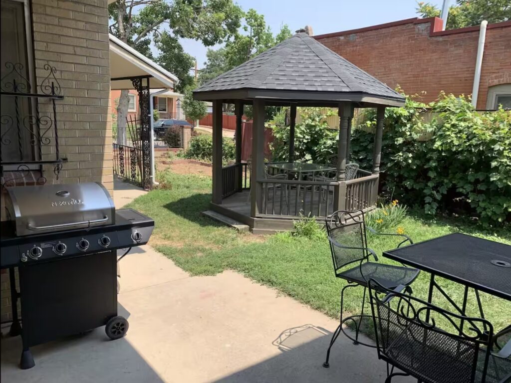 Sunnyside Compound common area